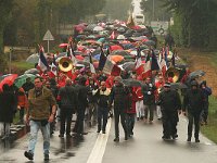 23 oct. 2016 afin de rendre hommage aux 27 fusillés du 22 octobre 1941 à Châteaubriant.  Présence des responsables nationaux de la CGT, du PCF, de la MJCF, du Secrétaire d'État aux anciens combattants.  Évocation historique et artistique sous la direction de Jean-Jacques Vanier avec de nombreuses voix, dont celle de Yvan Le Bolloc'h présent sur scène. Défilé vers la Carrière des fusillés.Photo : 20161023 CeremonieChateaubriant 19036 © Photo Patrice MOREL 0624933210 image-in@patcatnats.fr