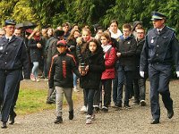 Les élèves de divers établissements scolaires ont amené  les terres de divers camps d’Internement, de Déportation et de Résistance pour emplir les alvéoles sous le monument. Un renouvellement des terres pour un passage à la jeune génération d’un peu de mémoire. Photo : 20161023 CeremonieChateaubriant 19045 © Photo Patrice MOREL 0624933210 image-in@patcatnats.fr